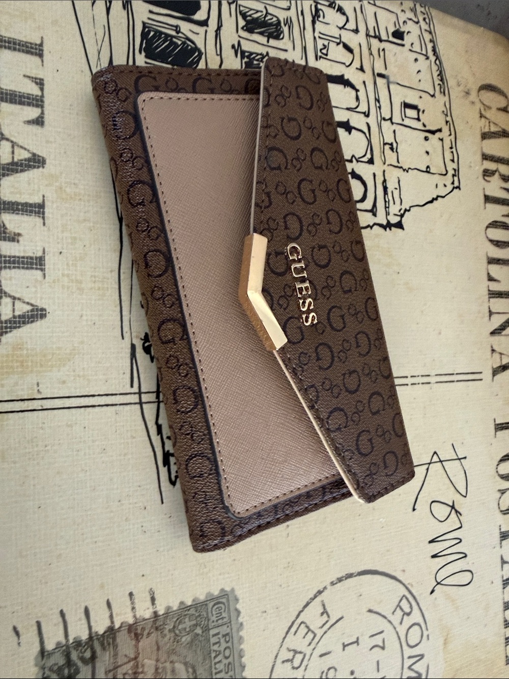 GUESS Brown Signature Bi-Fold  women’s Wallet